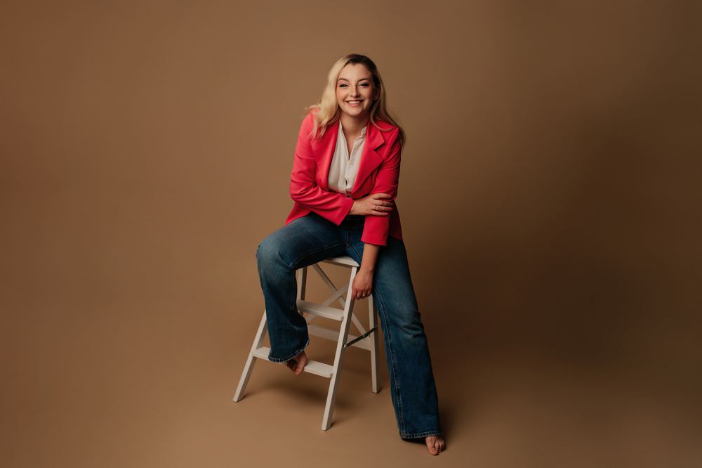 Sabina Damaschin, studio portrait